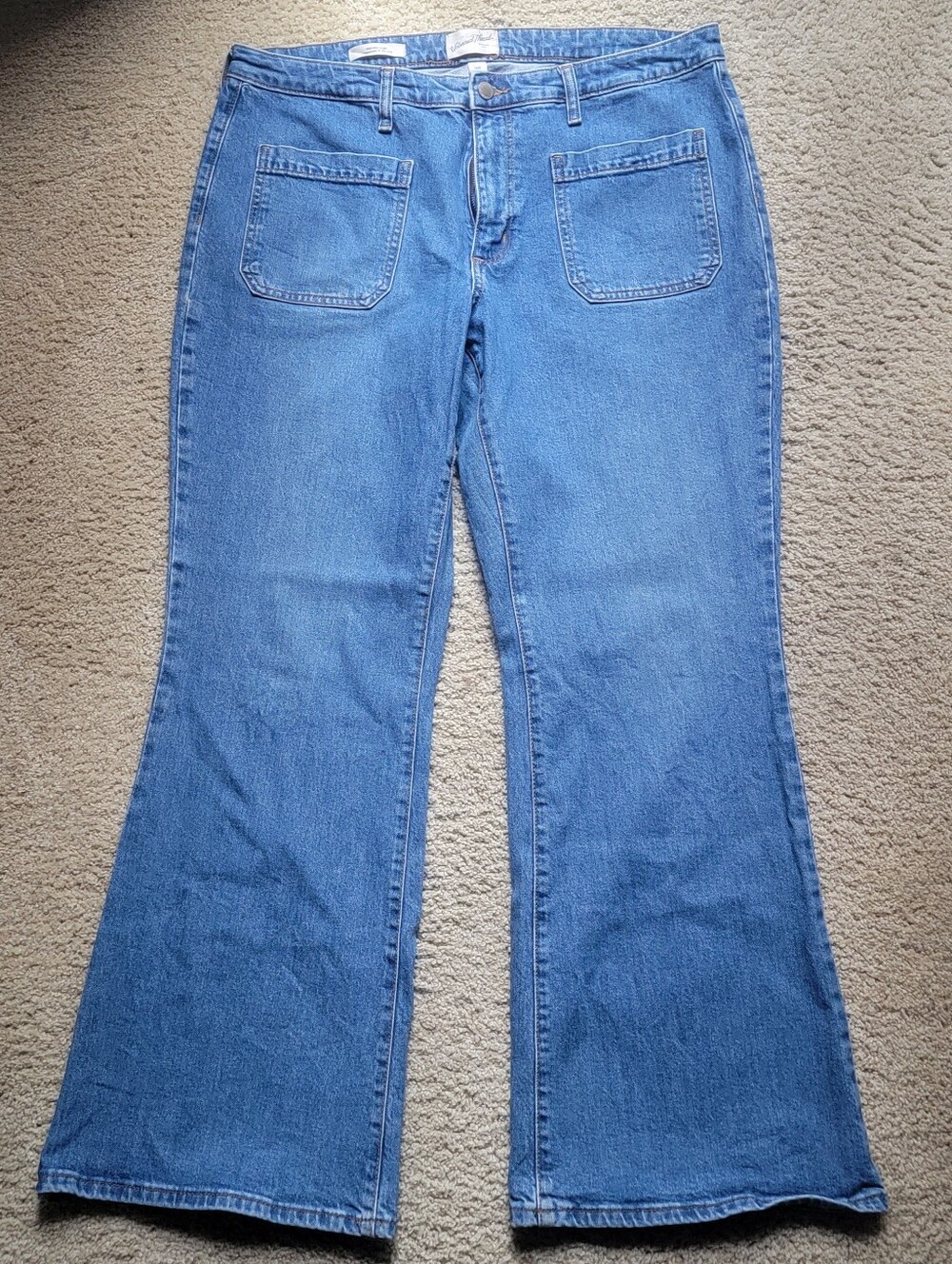 Universal Thread Women's High Rise Flare Denim Blue Jeans, Size 16R